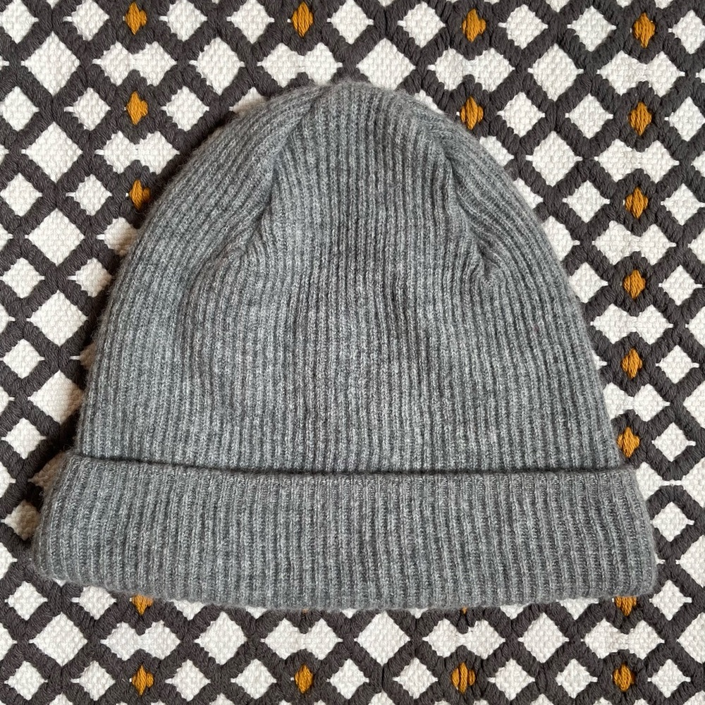 Babaton merino cashmere hat Aritzia
